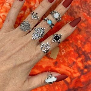 3/$10 NEW Boho Style Rings & MIDI Rings Design Mix / silver tone Bundle NWOT